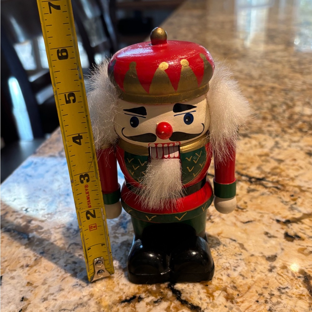 Nutcracker - Picture 6 of 8